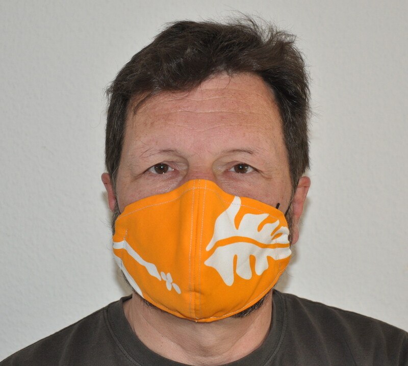 © mh Neben Gesichtsmasken (auch aus Stoff) dürfen nun Desinfektionsmittel mit bis zu 250 ml (bisher 150 ml) verkauft werden.