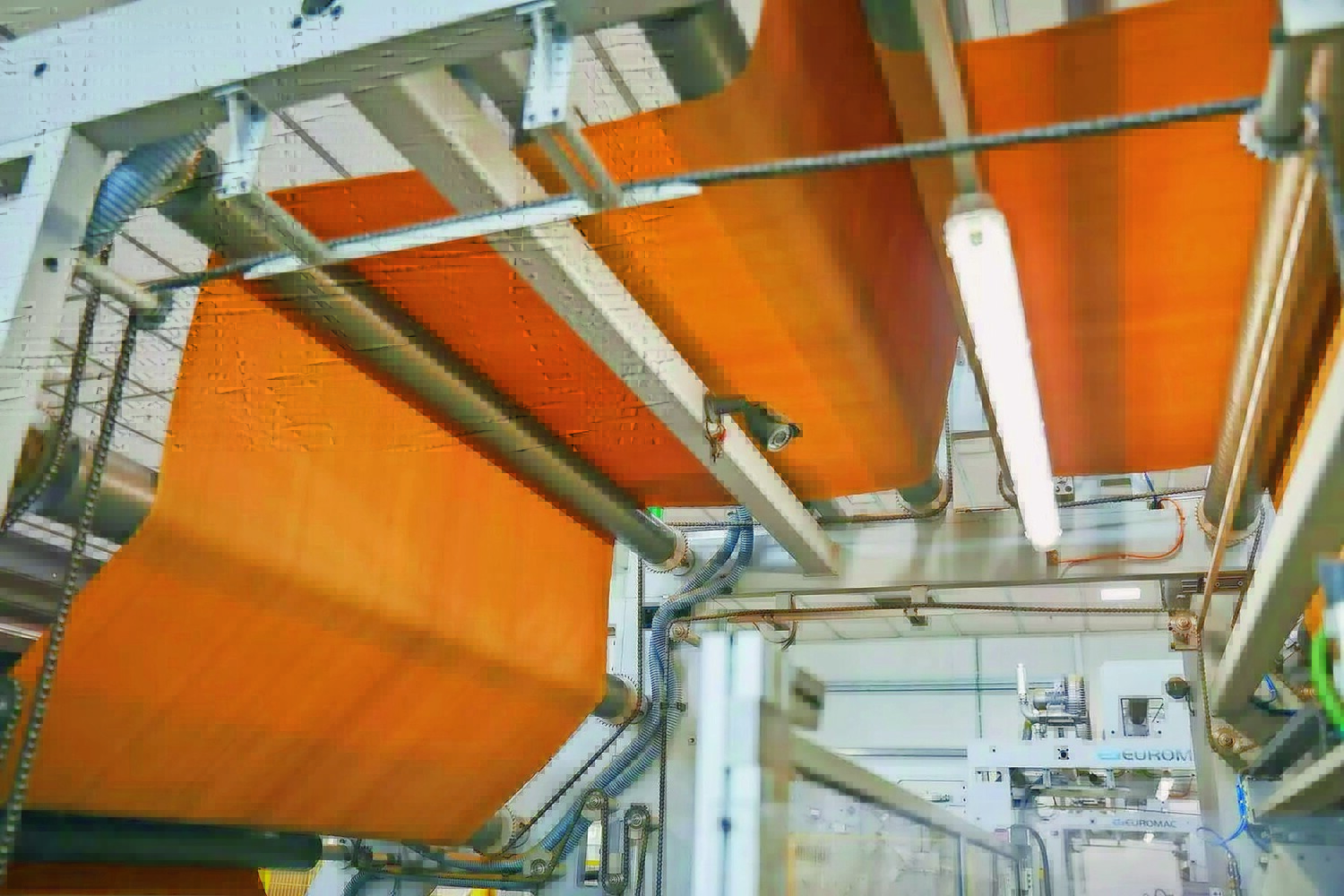 Das Herzstück von Heets, der Tabak, in seiner speziellen Form als papierähnliche Bahn. © PMI